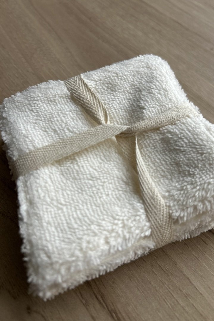 Lot de 5 lingettes démaquillantes et lavantes