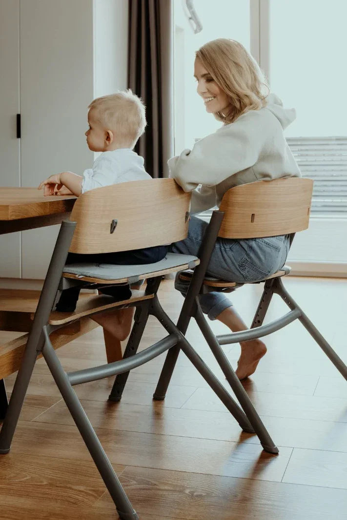 La vie après l'allaitement : comment choisir la bonne chaise-haute par Kinderkraft