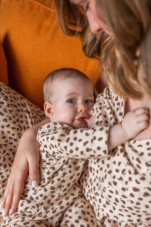 combinaison-bebe-leopard-gaze-coton-biologique-you-and-milk-organic-cotton-baby-pierine-di-giacomo-128- 