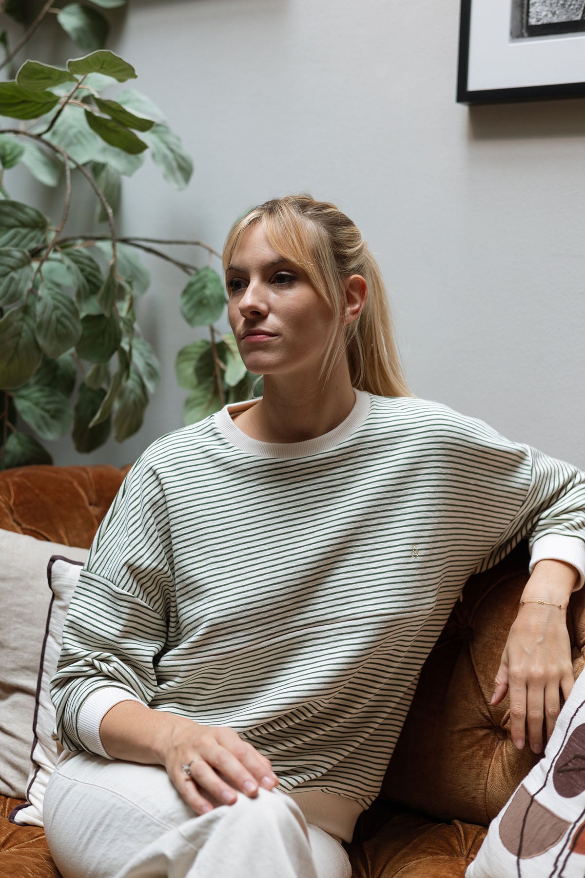 Nursing sweatshirt Mama in green