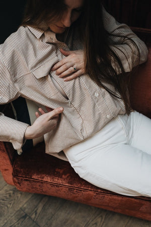 Chemise rayée écru marron allaitement You&Milk