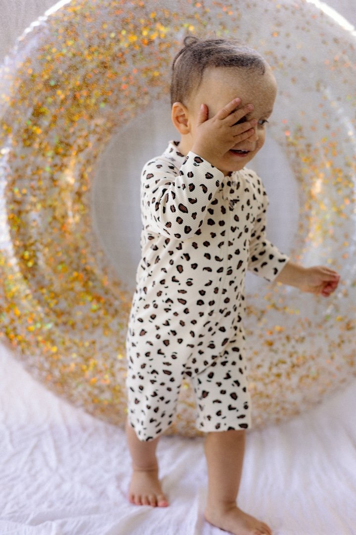 combinaison-bain-bebe-anti-uv-anti-uv-baby-swimsuit-youandmilk-leopard