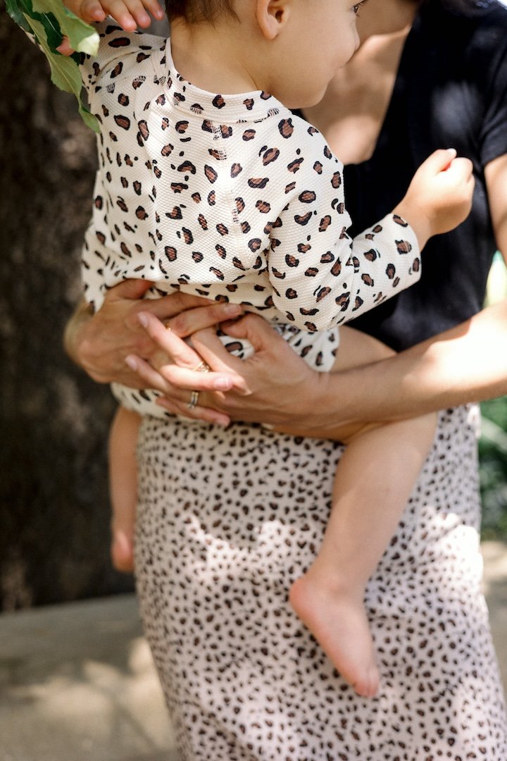 combinaison-bain-bebe-anti-uv-anti-uv-baby-swimsuit-youandmilk-leopard